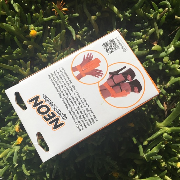 Neon nylon ties - Picture 4 of 4